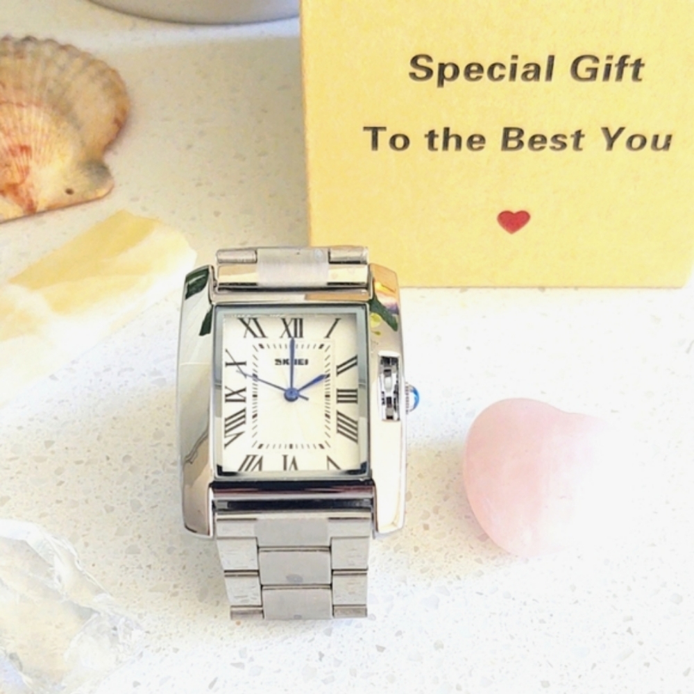 🎄NIB Fashion Watch (Women's)♀️